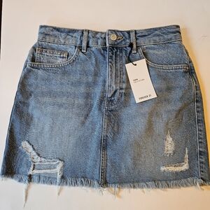 FOREVER 21 Distressed Denim Mini Skirt NWT Size M Y2K